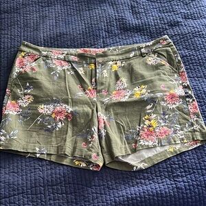 Floral Green Women's Shorts